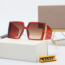 Carica l&#39;immagine nel visualizzatore di Gallery, Letter Sunglasses Women Men Brand Designer Gradients Lens Alloy PC Frame  Selling Quality Square Pink