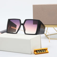 Carica l&#39;immagine nel visualizzatore di Gallery, Letter Sunglasses Women Men Brand Designer Gradients Lens Alloy PC Frame  Selling Quality Square Pink