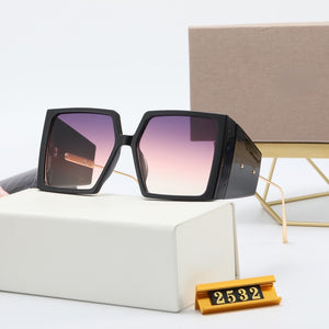 Letter Sunglasses Women Men Brand Designer Gradients Lens Alloy PC Frame  Selling Quality Square Pink