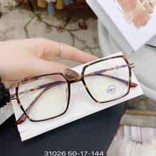 Load image into Gallery viewer, Prescription Glasses Frame Ultra Light Retro Polygon Men&#39;s And Women&#39;s  Red Same Popular Glasses Little Face
