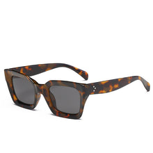 Load image into Gallery viewer, Rectangle Sunglasses Women Luxulry Brand Designer Vintage Men Classic Rivet Shades Female Male Eyewear UV400 oculos