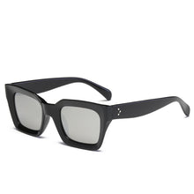 Load image into Gallery viewer, Rectangle Sunglasses Women Luxulry Brand Designer Vintage Men Classic Rivet Shades Female Male Eyewear UV400 oculos