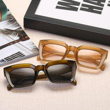 Load image into Gallery viewer, Rectangle Sunglasses Women Luxulry Brand Designer Vintage Men Classic Rivet Shades Female Male Eyewear UV400 oculos