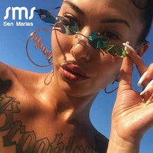 Carica l&#39;immagine nel visualizzatore di Gallery, Occhiali da sole a fiamma senza montatura Uomo Donna 2023 Occhiali da sole Cat Eye Trend senza montatura in metallo Occhiali da sole a specchio piccolo UV400 