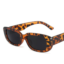 Carica l&#39;immagine nel visualizzatore di Gallery, Vintage Sunglasses Women Brand Designer Retro Rectangle Sun Glasses Female Ins Popular Colorful Square Eyewear