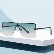 Carica l&#39;immagine nel visualizzatore di Gallery, Leopard head conjoined piece sunglasses European and American rimless sunglasses for men and women square sunglasses