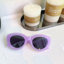 Load image into Gallery viewer, Retro Oval Frame Sunglasses Personality Catwalk Small Frame Sunglasses Glasses Men&#39;s/Women&#39;s Universal UV400 Eyewear
