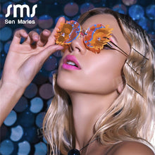 Carica l&#39;immagine nel visualizzatore di Gallery, Rimless Round Sunglasses Women Personality Frameless Sunglasses Trendy Funny Polygonal Moon Smiley Ladies Eyeglasses