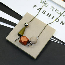 Carica l&#39;immagine nel visualizzatore di Gallery, New Simple Personality Woman Necklace Geometric Wood Pendant Necklaces Long Sweater Chain Fashion Accessories Jewelry