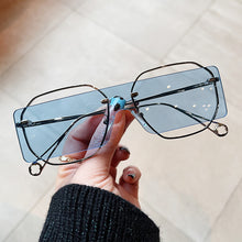 Load image into Gallery viewer, Steampunk Sun Glasses Women Metal Sunglasses for Men Hollow Design Square Sun Glasses Women Vintage Irregular Eyewear UV400