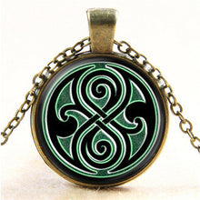 Carica l&#39;immagine nel visualizzatore di Gallery, Nuovo film Steampunk fatto a mano nel Regno Unito Dr Doctor Who Bomb collana in bronzo vetro argento gioielli con ciondolo uomo donna regalo HZ1 