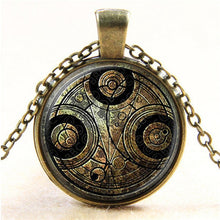 Carica l&#39;immagine nel visualizzatore di Gallery, Nuovo film Steampunk fatto a mano nel Regno Unito Dr Doctor Who Bomb collana in bronzo vetro argento gioielli con ciondolo uomo donna regalo HZ1 