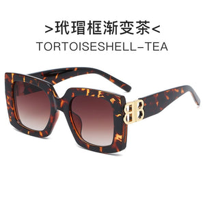 Style Classic Retro Sunglasses Women Oversize Square Men Frame Hollow out Sun Glasses Ladies Lens Sunglasses Oculos UV400