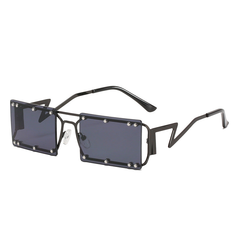 Eleganti occhiali da sole quadrati Ghtic Steampunk in metallo Rivetto senza cornice 2023 Occhiali da sole piccoli con parte superiore piatta Gafas De Sol