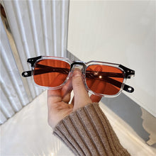 Carica l'immagine nel visualizzatore di Gallery, New Sunglasses Fashion Men And Women Jumping Di Hip Hop Couple Glasses Super Fire Retro Sunglasses