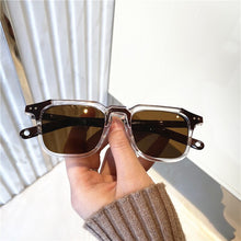 Carica l'immagine nel visualizzatore di Gallery, New Sunglasses Fashion Men And Women Jumping Di Hip Hop Couple Glasses Super Fire Retro Sunglasses