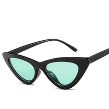 Carica l&#39;immagine nel visualizzatore di Gallery, New Woman Men Occhiali da sole Cat Eye con montatura grande Occhiali quadrati personalizzati Occhi di gatto colorati Occhiali alla moda Occhiali retrò versatili UV400 