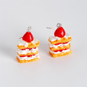Novel Women Girl Ear Drop Fashionable Dangle Earrings with Strawberry Cake Shape Pendant