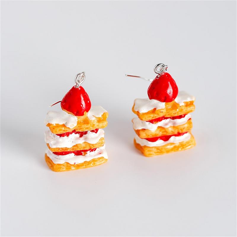 Novel Women Girl Ear Drop Fashionable Dangle Earrings with Strawberry Cake Shape Pendant