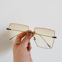 Carica l&#39;immagine nel visualizzatore di Gallery, OEC CPO Oversized Square Sunglasses Women Transparent Shades Sunglasses Men Flat Top Alloy Eyewear UV400 Gafas de sol