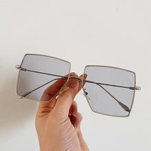 Carica l&#39;immagine nel visualizzatore di Gallery, OEC CPO Oversized Square Sunglasses Women Transparent Shades Sunglasses Men Flat Top Alloy Eyewear UV400 Gafas de sol