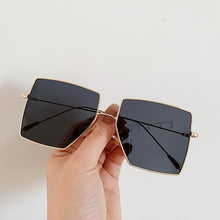 Carica l&#39;immagine nel visualizzatore di Gallery, OEC CPO Oversized Square Sunglasses Women Transparent Shades Sunglasses Men Flat Top Alloy Eyewear UV400 Gafas de sol