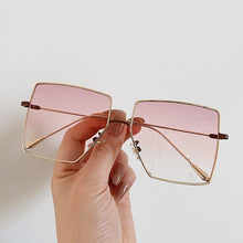 Carica l&#39;immagine nel visualizzatore di Gallery, OEC CPO Oversized Square Sunglasses Women Transparent Shades Sunglasses Men Flat Top Alloy Eyewear UV400 Gafas de sol