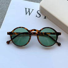 Load image into Gallery viewer, Oulylan Retro Round Sunglasses Women Men Classic Brand Leopard Green Sun Glasses Shades Ladies UV400 Sunglass Oval Eyewear
