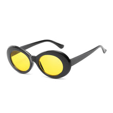 Carica l&#39;immagine nel visualizzatore di Gallery, Occhiali da sole ovali Kurt Cobain Occhiali da sole vintage per uomo donna nero bianco rosso occhiali eleganti UV400 