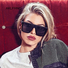 Carica l&#39;immagine nel visualizzatore di Gallery, Oversize  Brand Designer Sunglasses For Women Square Shades Retro Sun Glasses Female Oculos De Sol Feminino