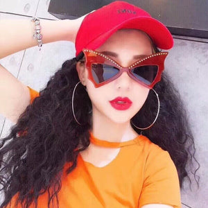 Oversize Sunglasses Women Bat Sharp Shades Sun glasses Rivet Big Frame Sunglass Personality Dance Party Glasses
