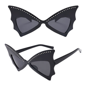 Oversize Sunglasses Women Bat Sharp Shades Sun glasses Rivet Big Frame Sunglass Personality Dance Party Glasses