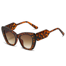 Carica l'immagine nel visualizzatore di Gallery, Oversize Cat Eyes Verde Rosa Occhiali da sole Donna 2023 Designer di marca Occhiali da sole per donna Lunettes De Marque Femme 