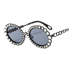 Carica l&#39;immagine nel visualizzatore di Gallery, Oversized Female Round Diamond Decro Shades 2023 Brand Desinger Big Frame Oval Black Bling Crystal Dazzling Sunglasses
