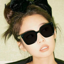 Carica l&#39;immagine nel visualizzatore di Gallery, Occhiali oversize Occhiali da sole quadrati da uomo Donna Gentle Brand Rivet Oro Argento Nero Elegante Ladies Eyewear Gafas de sol UV400