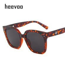 Carica l&#39;immagine nel visualizzatore di Gallery, Occhiali oversize Occhiali da sole quadrati da uomo Donna Gentle Brand Rivet Oro Argento Nero Elegante Ladies Eyewear Gafas de sol UV400