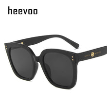 Carica l&#39;immagine nel visualizzatore di Gallery, Occhiali oversize Occhiali da sole quadrati da uomo Donna Gentle Brand Rivet Oro Argento Nero Elegante Ladies Eyewear Gafas de sol UV400