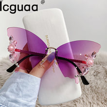 Carica l'immagine nel visualizzatore di Gallery, Occhiali da sole con decorazioni in cristallo a farfalla sfumata oversize da donna 2023 occhiali da sole con bombe a diamante senza montatura del designer di marca 