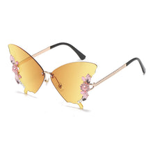 Carica l'immagine nel visualizzatore di Gallery, Occhiali da sole con decorazioni in cristallo a farfalla sfumata oversize da donna 2023 occhiali da sole con bombe a diamante senza montatura del designer di marca 
