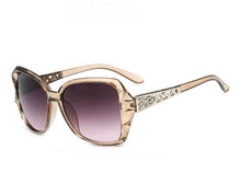 Load image into Gallery viewer, Oversized Retro Nail Decoration Women tom Sunglasses Brand Designer Men Integrated Lens Shades UV400 Lunettes de soleil