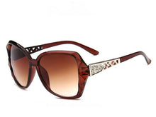 Load image into Gallery viewer, Oversized Retro Nail Decoration Women tom Sunglasses Brand Designer Men Integrated Lens Shades UV400 Lunettes de soleil
