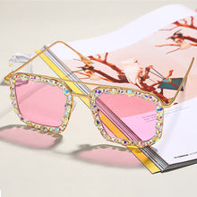 Carica l'immagine nel visualizzatore di Gallery, Occhiali da sole quadrati oversize con diamanti da donna 2023 Occhiali da sole punk in cristallo colorato Occhiali da donna con strass okulary 