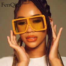 Carica l'immagine nel visualizzatore di Gallery, Oversized Square Sun Glasses Women 2023  Desinger Blue Red Pink Sun Glasses For Ladies Lunette De Soleil Femme
