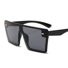 Carica l'immagine nel visualizzatore di Gallery, Occhiali da sole quadrati oversize da donna 2023 di marca Flat Top Rosso Nero Lenti trasparenti One Piece Uomo Gafas Ombra Specchio UV400