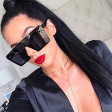Carica l'immagine nel visualizzatore di Gallery, Occhiali da sole quadrati oversize da donna 2023 di marca Flat Top Rosso Nero Lenti trasparenti One Piece Uomo Gafas Ombra Specchio UV400
