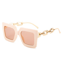 Carica l&#39;immagine nel visualizzatore di Gallery, Occhiali da sole quadrati oversize da donna di marca Occhiali da sole con montatura a catena in metallo grande da donna con tonalità nere Occhiali Oculos