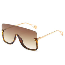 Carica l'immagine nel visualizzatore di Gallery, Oversized Sunglasses Women 2023 One Piece Goggle Sunglasses Men  Brand Designer Gradient Mask Sunglasses Eyewear