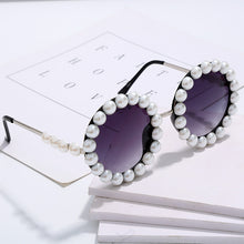 Load image into Gallery viewer, Pearl Round Sunglasses Women Small Frame Oval Vintage Sunglasses  Brand Designer Men Retro Sunglasses Steampunk Classic