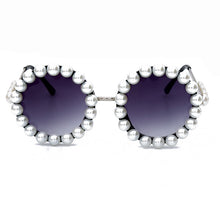 Load image into Gallery viewer, Pearl Round Sunglasses Women Small Frame Oval Vintage Sunglasses  Brand Designer Men Retro Sunglasses Steampunk Classic