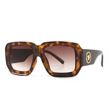 Carica l&#39;immagine nel visualizzatore di Gallery, Plastic Oversized Lion Square Sunglasses Mens Rectangle Big Frame Sun Glasses Man Flat Top Cool Google Shades Shaded UV400